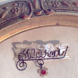 MOTHER-OF-PEARL 2 Dove Signature Brooch,”Mildred”